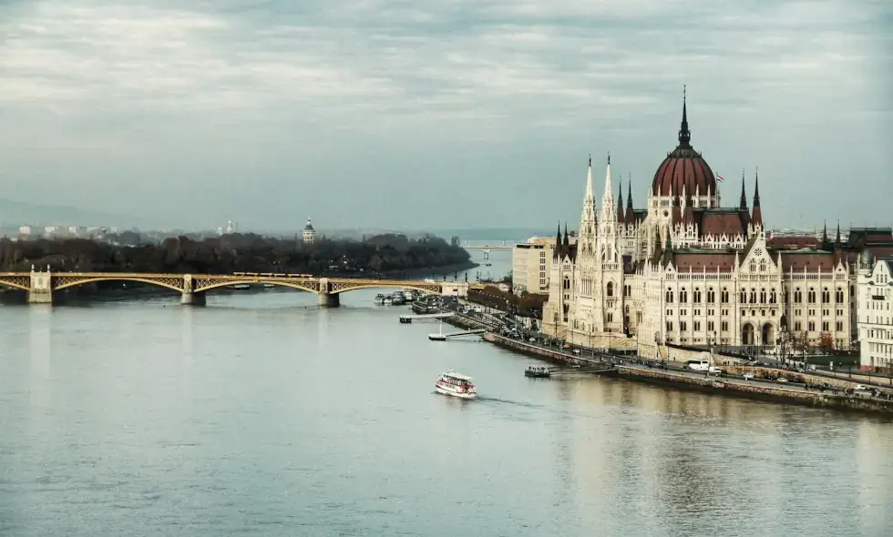 Travel Options on Motorways in Hungary